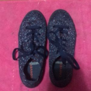Size 3 These are converses never been worn just tried on and did not fit